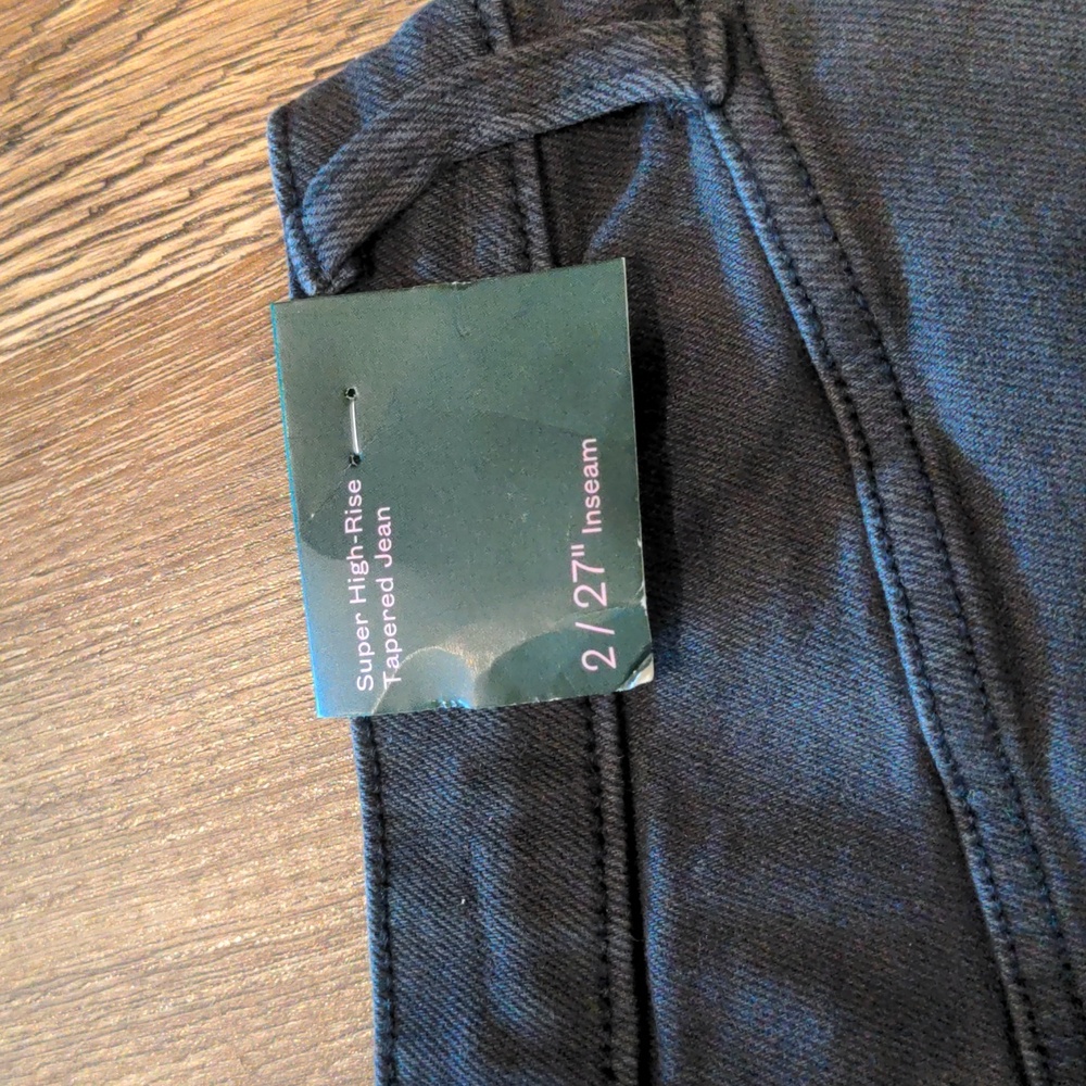 Wild Fable Women's Super High-Rise Tapered Black Jeans - Size 2/27" - Picture 4 of 6